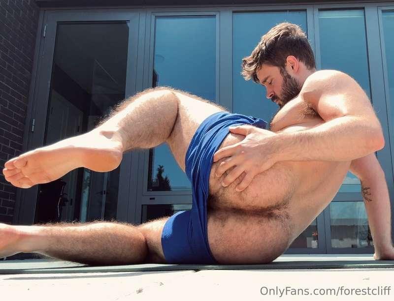 Gotta get some sun on my fuzzy hole 