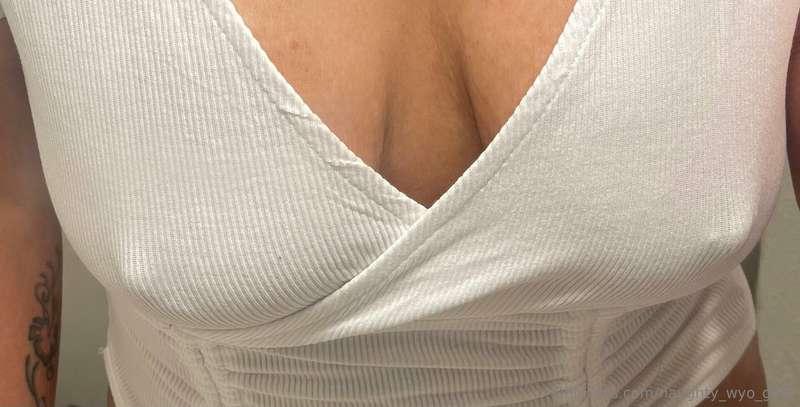 It’s Titty Tuesday!!! 🍒 

Have a fantastic day 💋