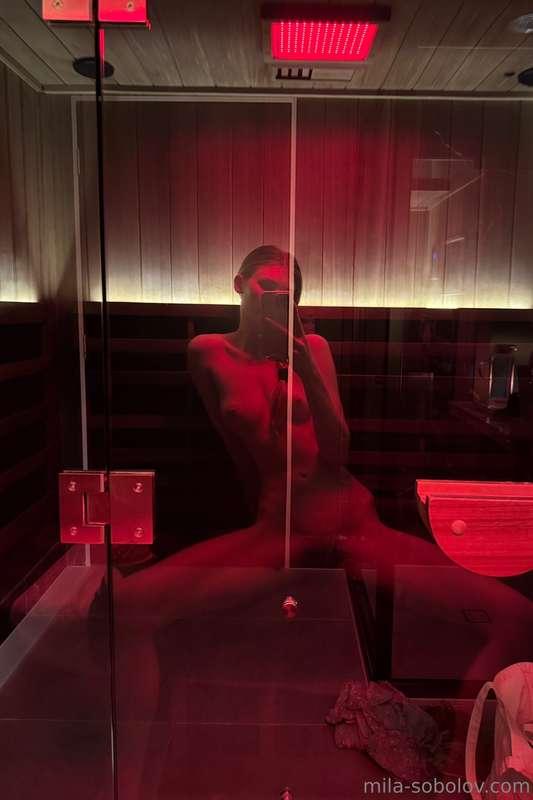 back in my neighbours sauna because where else would I be 😅 ..