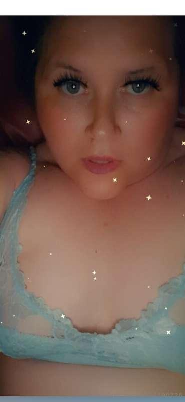 Look into my eyes as u fuck me baby xx