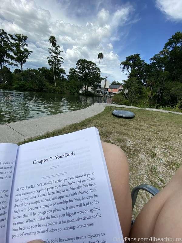 A beautiful day to relax and read on the river ;)