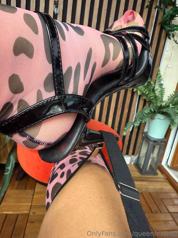 queenfeetred image #14