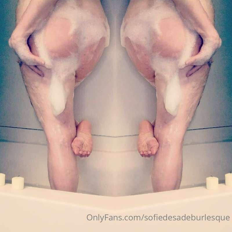 Happy Hump Day
Hand a Girl A towel?