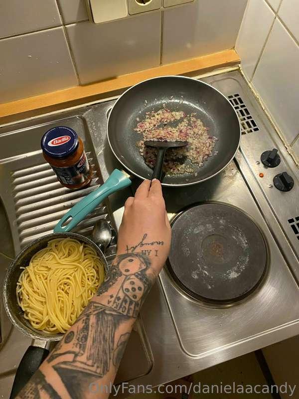 I was craving some pasta sooo i had to make some haha
would ..