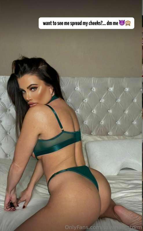 It's Thong Thursday! Message me to get a pair of my panties ..