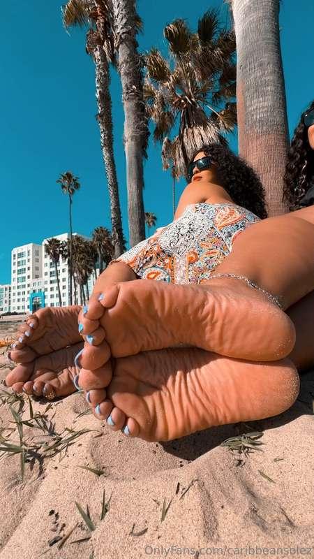 Double trouble! Now slide the dick in between her soles, the..