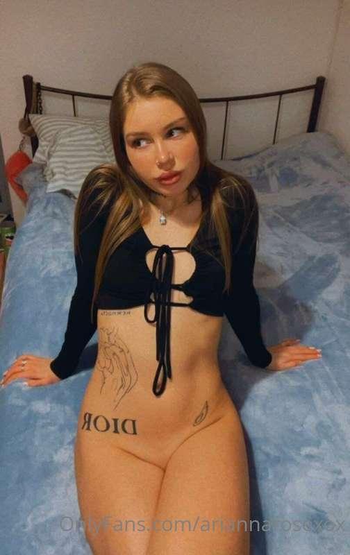 Well I guess it's a no panties kinda day? 😉 I'm in the mood ..