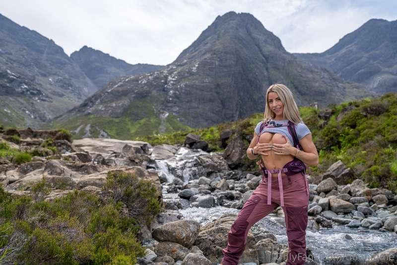 Bet the Scottish trails never looked like this before 💋