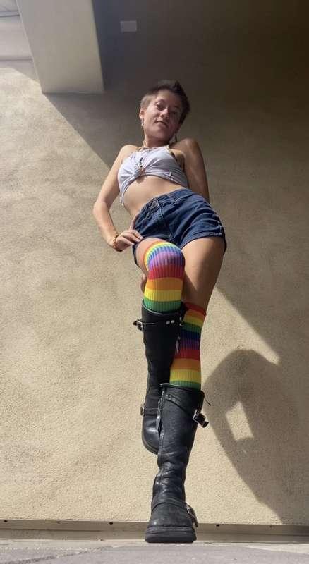 🌈 Todays outfit of the day 🌈 Rollerblades would hav totally ..
