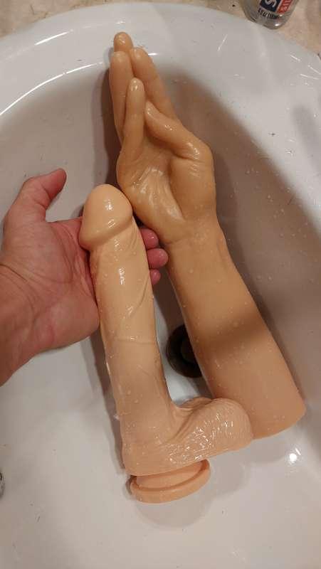 Wanna see how much this fist stretched my whole?