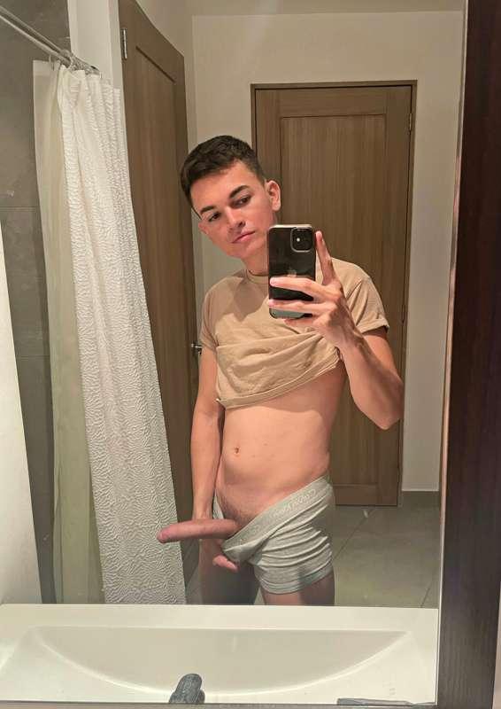 dannysanders image #0