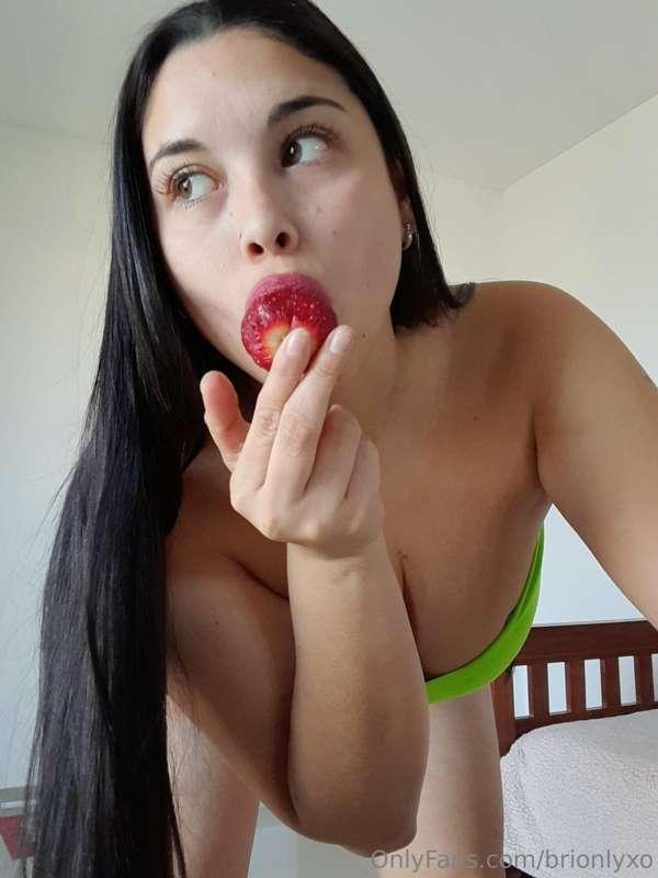 Long and hard, sweet like my berry🍓. What am I? 🍆😋