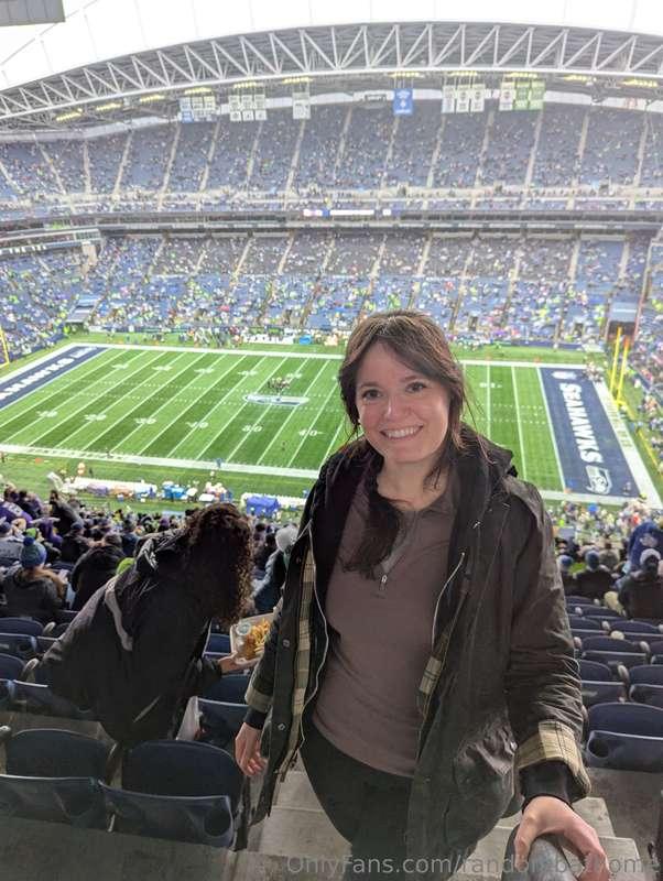 your girl went to a Seahawks game! Finally feeling much bett..