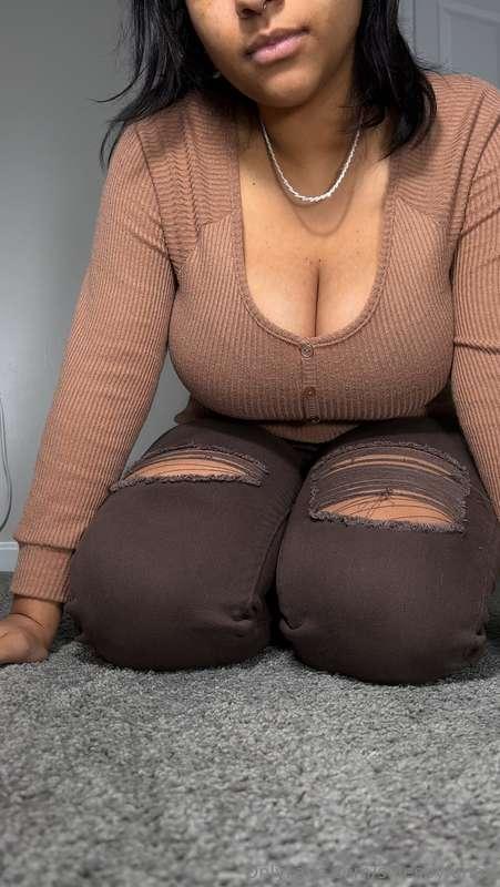 brown fit, brown titties, brown feet 🤎