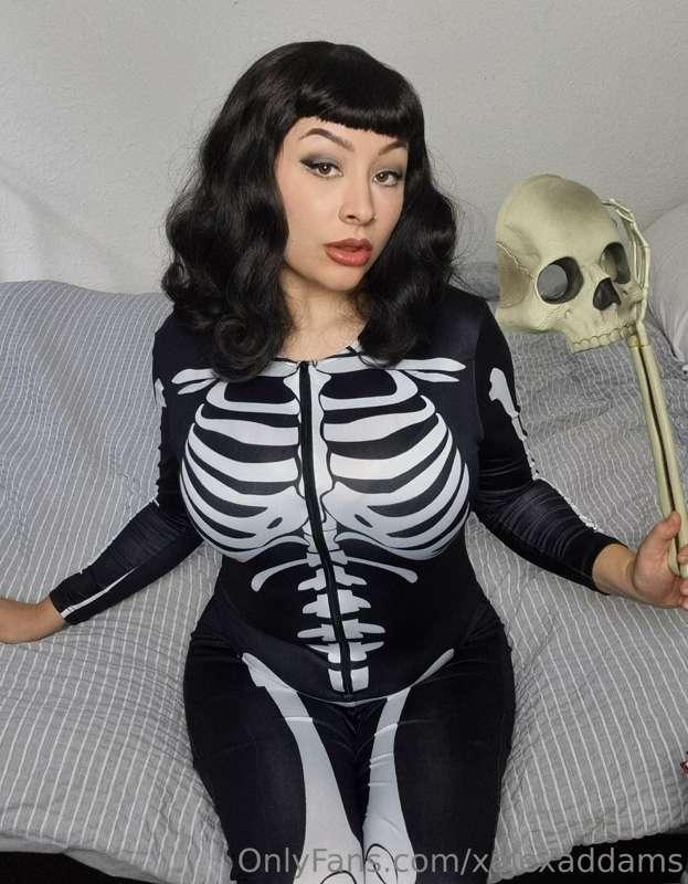 i just want some body to love 💕💀