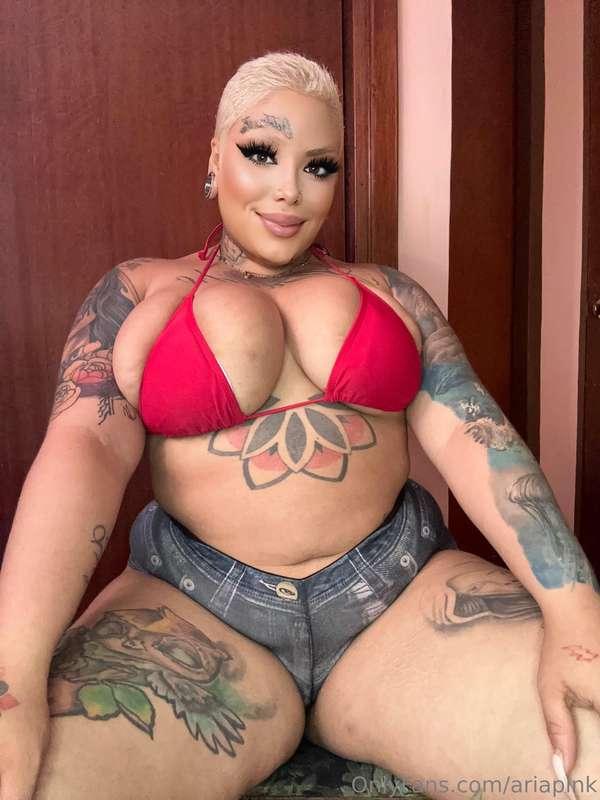 My big boobies want to slip out of my bra 🫣🍒