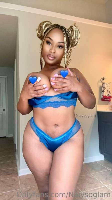 Can I flash you? 🙈💙💦