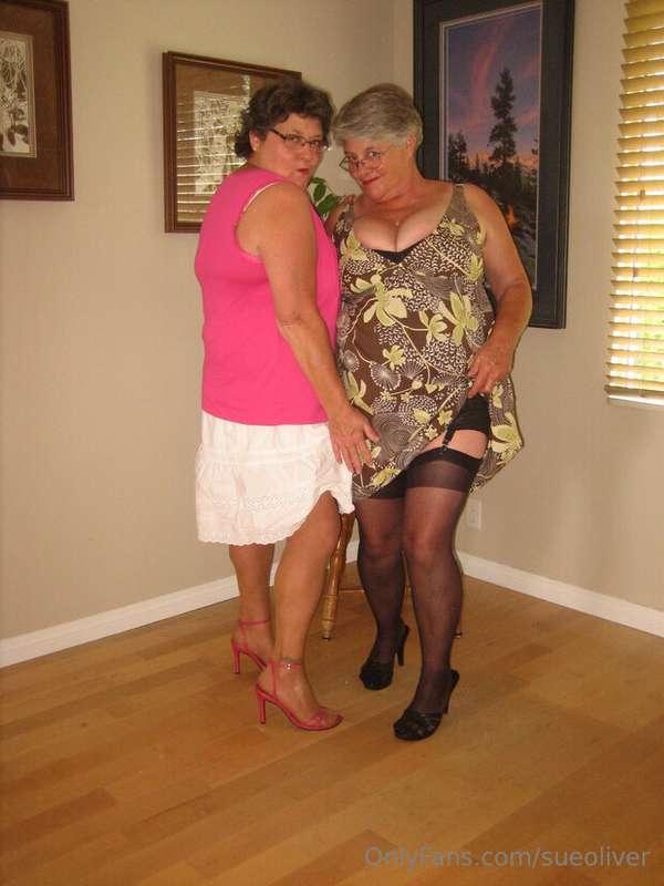 Modeling our NEW Girdles, repost It's always a pleasure gett..