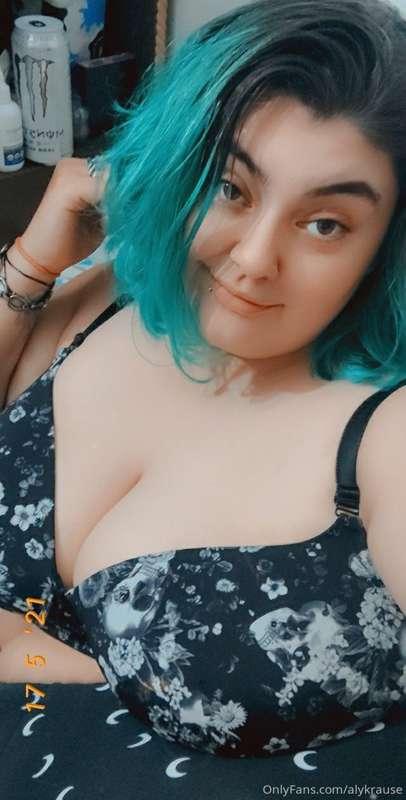 Guess who got a haircut? Now I just need a redye and I will ..
