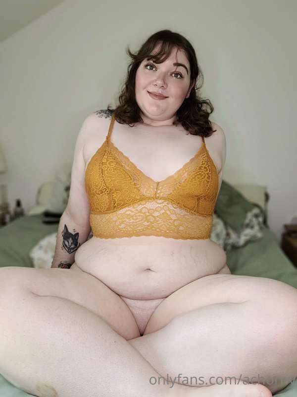my vip is still $3 :) 🧡
onlyfans.com/ivyandblue