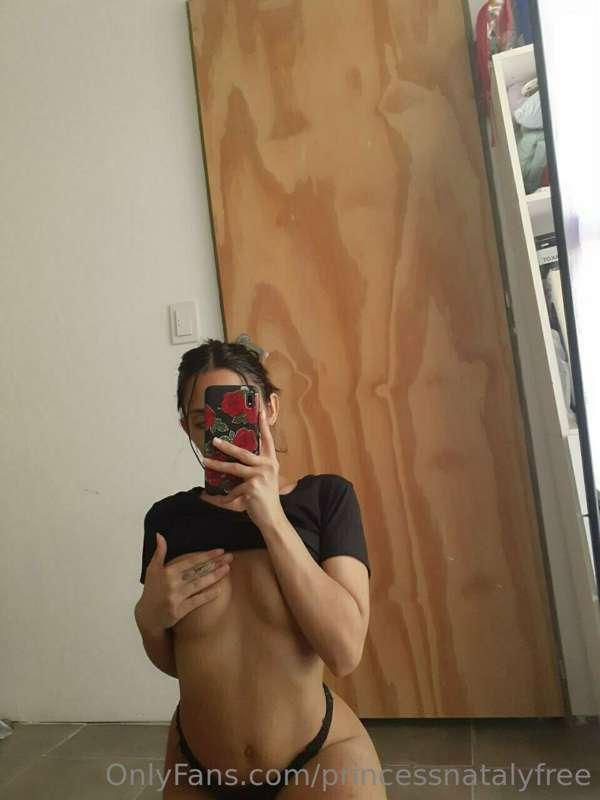 hello honey i have a lot of content to show you.🔥😉

@layslay..
