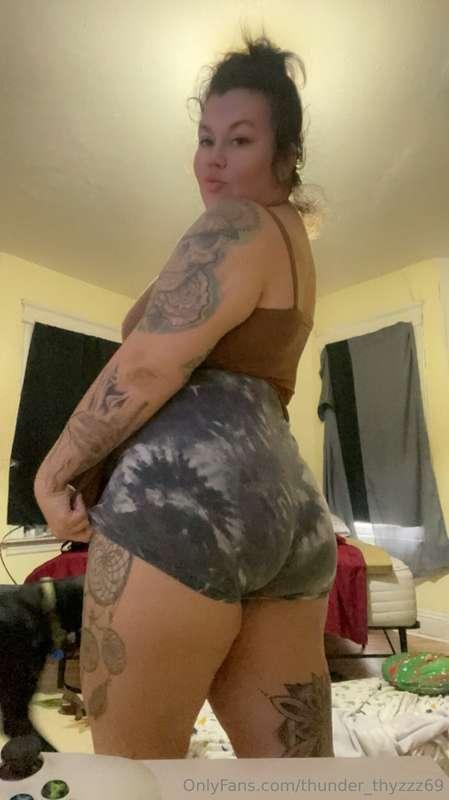 Make sure to come say hey on my paid page 2 😘 link in bio