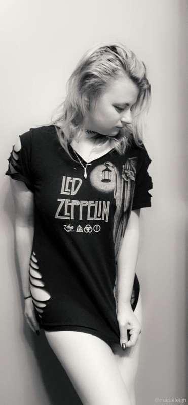 'Twas in the darkest depths of Mordor, 
I met a girl so fair..