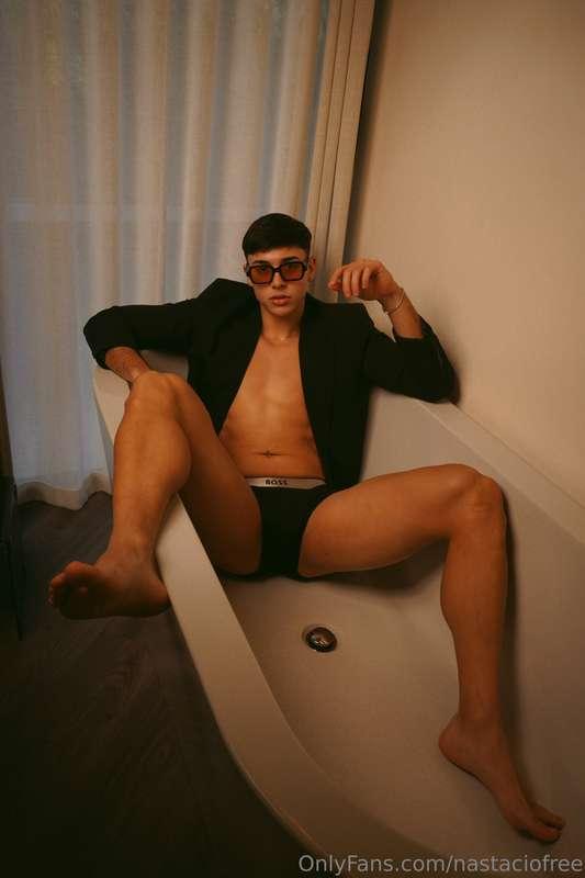 It's time to take a bath! 😏🚿