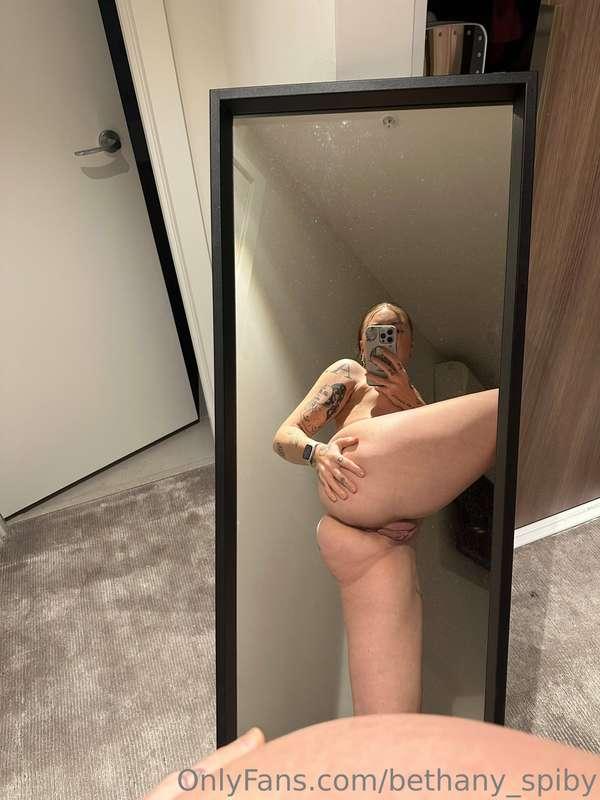 I’m out right now and so tempted to get my tits out in this ..