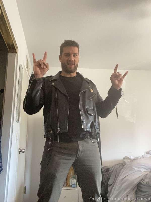 Do you like my jacket amig@s?
Te gusta mi chaqueta amig@s?