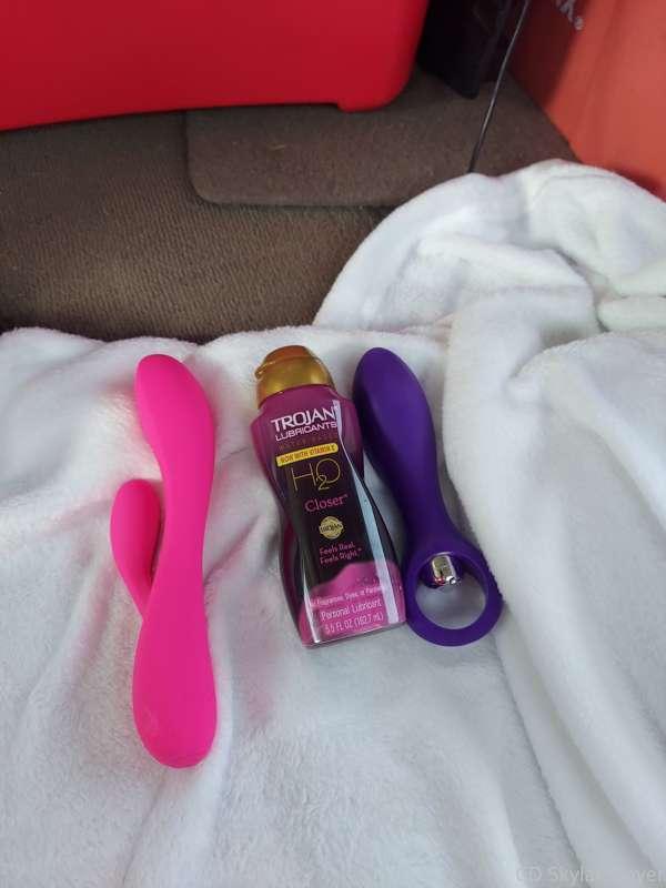 Payday was Friday, and that means new toys. The pink one isn..
