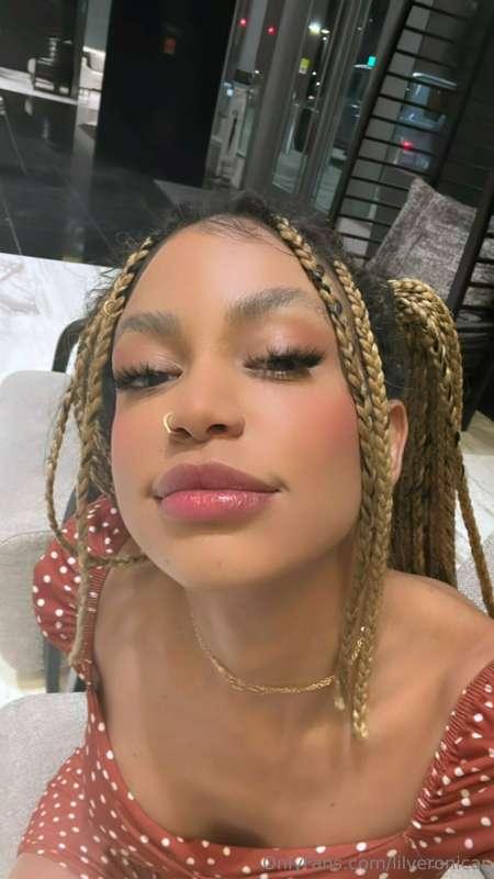 Your bad bitch ready to be plugged and pulled 😈