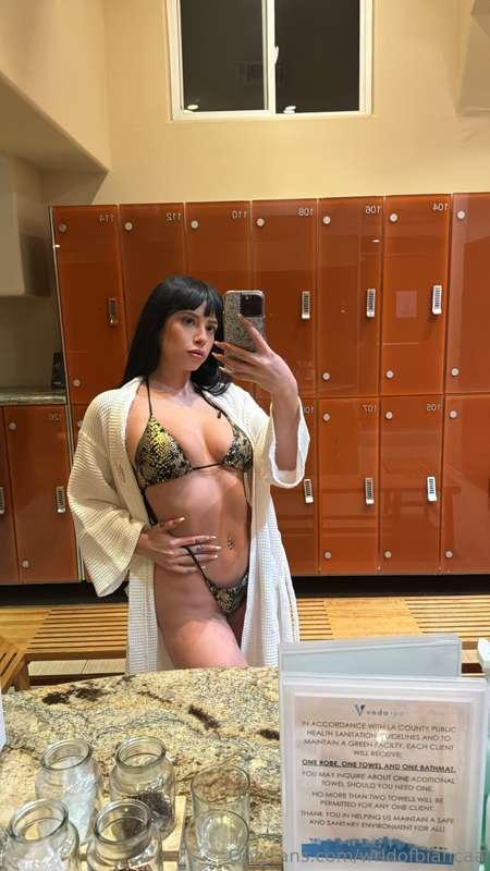 message me if ur horny 😉