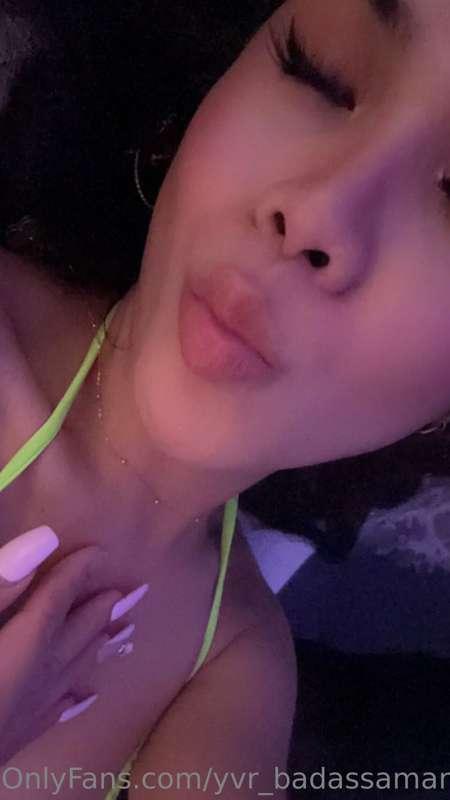 Monday Kiss 💋💚