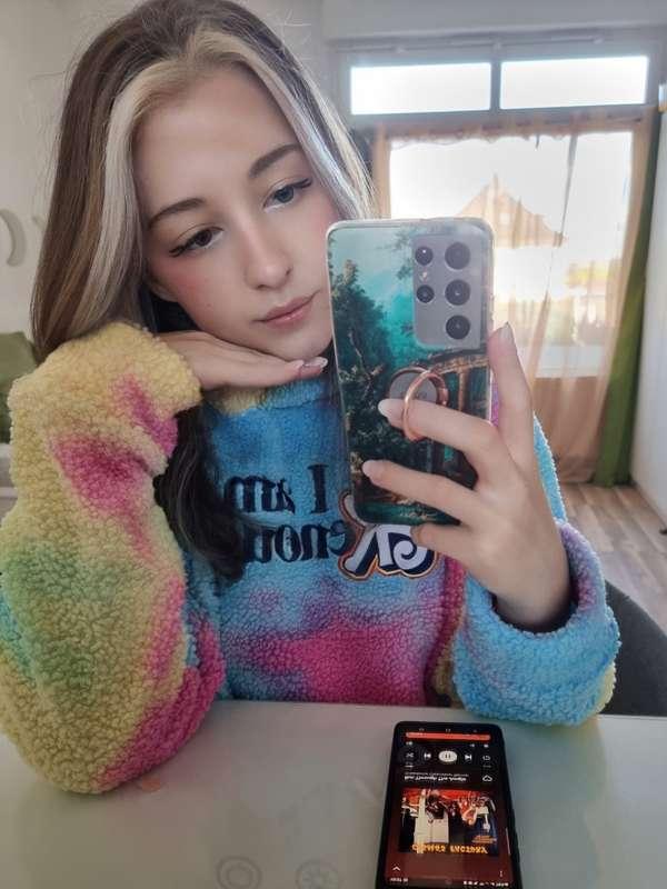 Hiya guys, I'm back!

While I would love to, I do not have a..