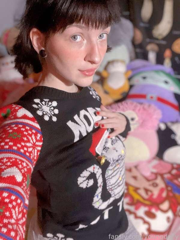Hiya!! Sorry for being gone for so long! I’ve been sick for weeks!! I’ve been doing a lot is sleeping and have been feeling so sore and tired. I’m back and better now! Message me! Tell me everything I’ve missed!! ❤️
•
#young #alt #gamer #gamergirl #egirl #petite #slutty 