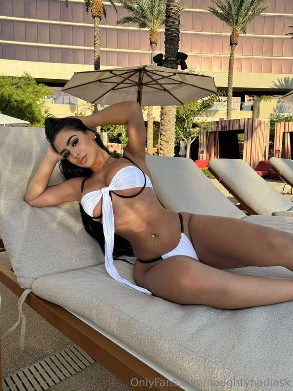 Can u get me a drink daddy? 🍹⛱️