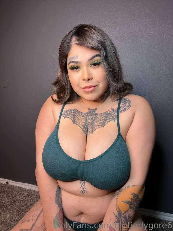 Just havin’ a little morning masturbation session... DM me t..