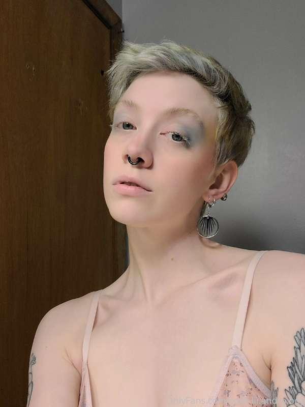 Played with some pale primary colored makeup before my bath ..
