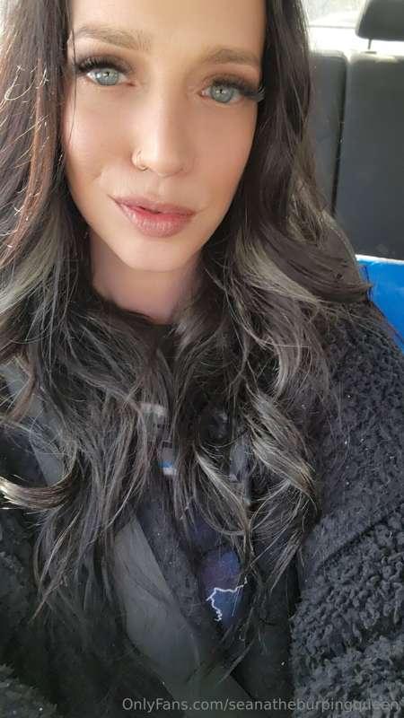 New hair, who dis?  Kind of gives me evil disney villain vib..