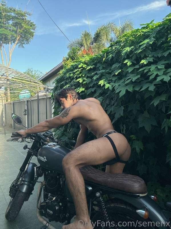 👅👅👅👅🔥come lick my ass baby 😀👅💋 fuck me on motorcycle มาเลียร..