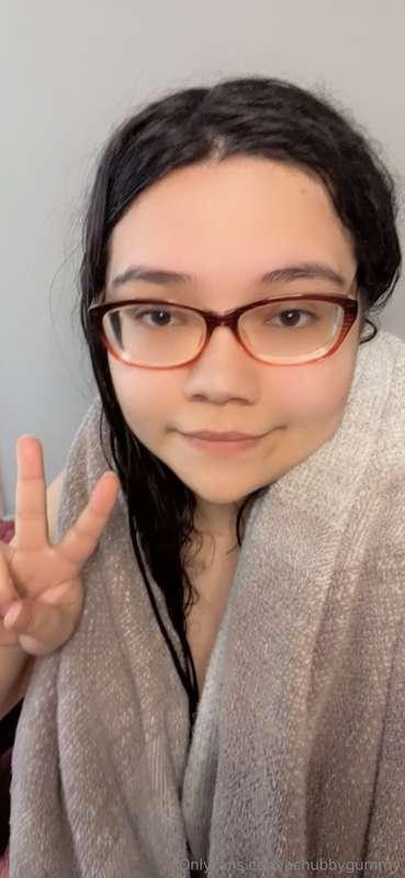 Took a shower after a wonderful dinner 💕Any plans for Valent..