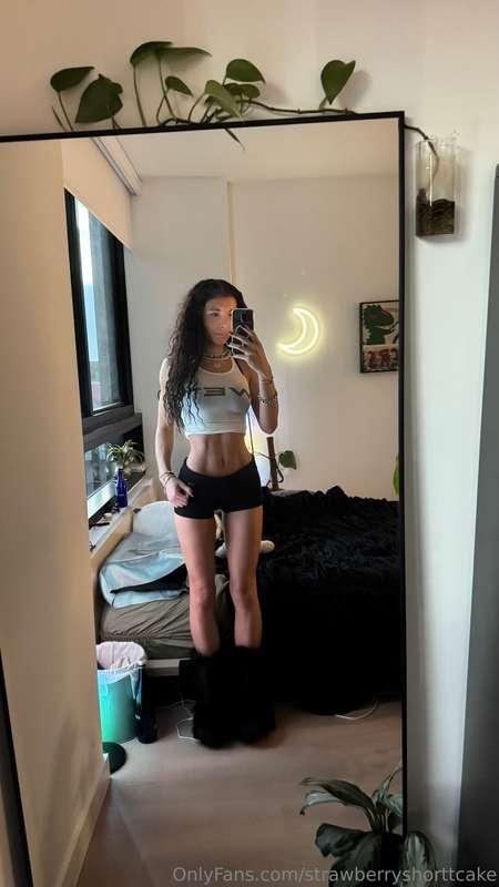 Good morning ✨TITTY TUESDAY LIVE SHOW TONIGHT ✨5:30pm PST (8..
