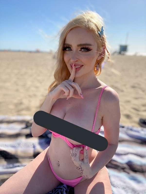 working to get back to 1100 subs over on my VIP page so I ca..