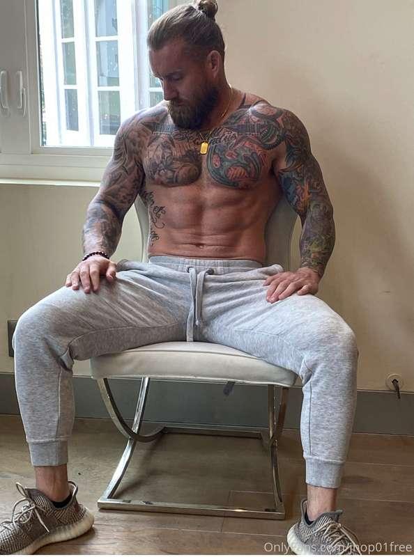 I want you to sit on my lap and tell me all
your fucked up k..