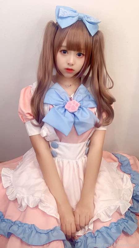 Master , do you want me to do something?
นายท่านอยากให้น้องเ..
