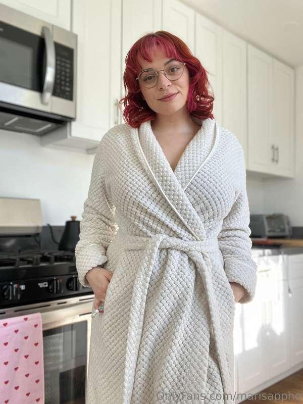 Come and cozy in my robe (I love being naked in my robe as m..