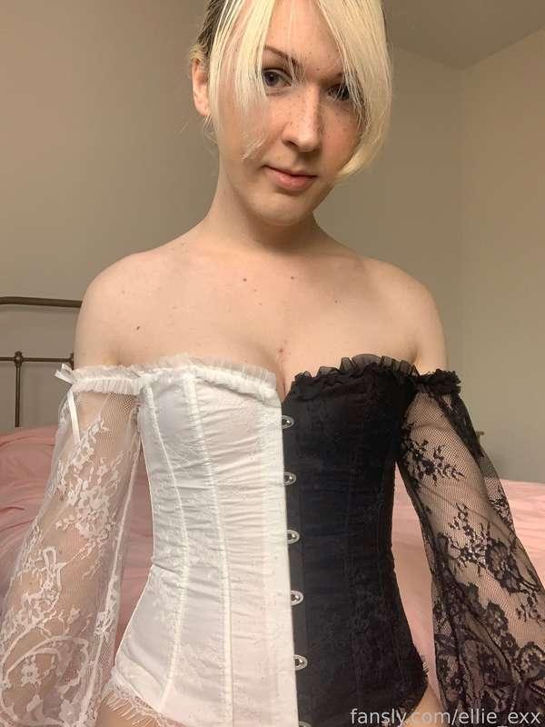 ellie_exx image #3