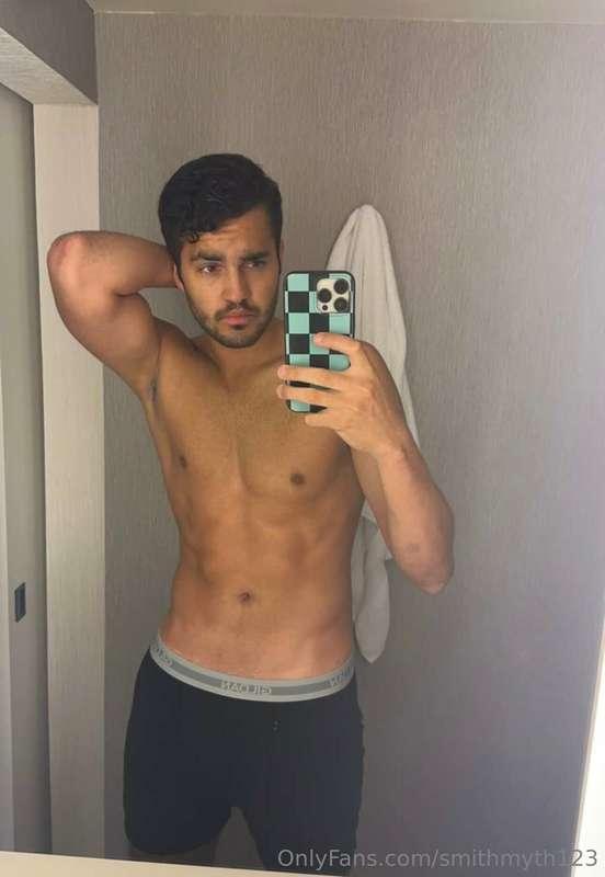 👋🏽👋🏽