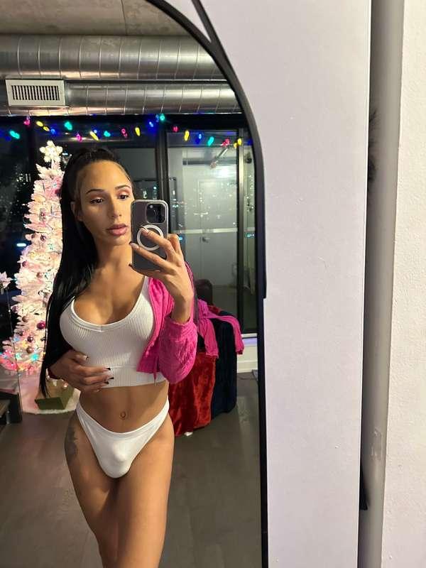 I’m online streaming on onlyfans ***Right now***
